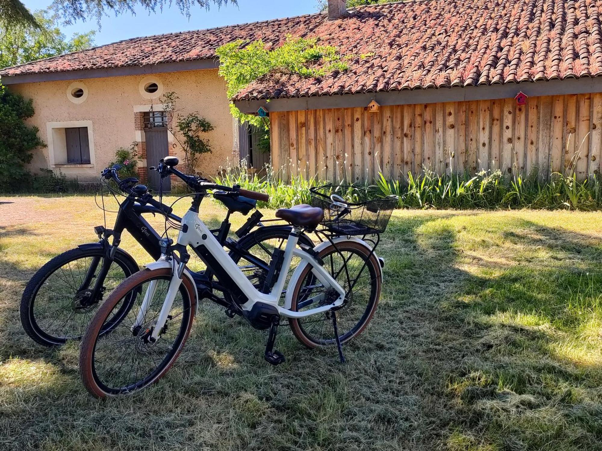 Bed and Breakfast L' Embellie Sur Lot Sainte-Livrade-sur-Lot Экстерьер фото